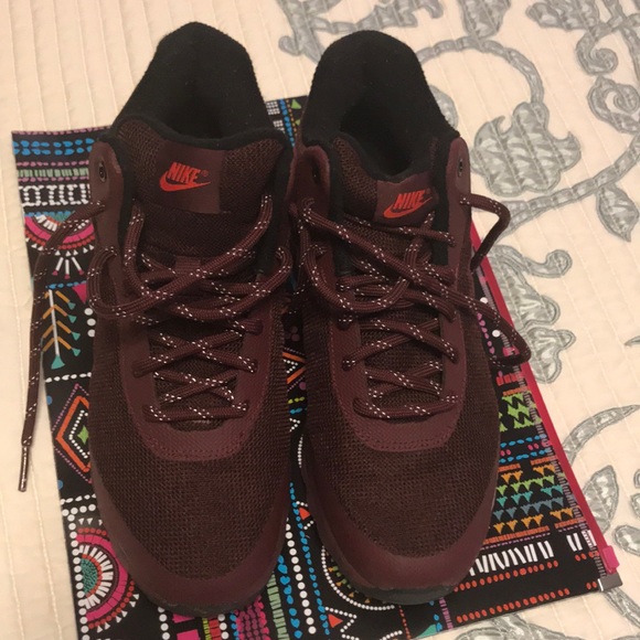 Sneakers - Picture 4 of 4